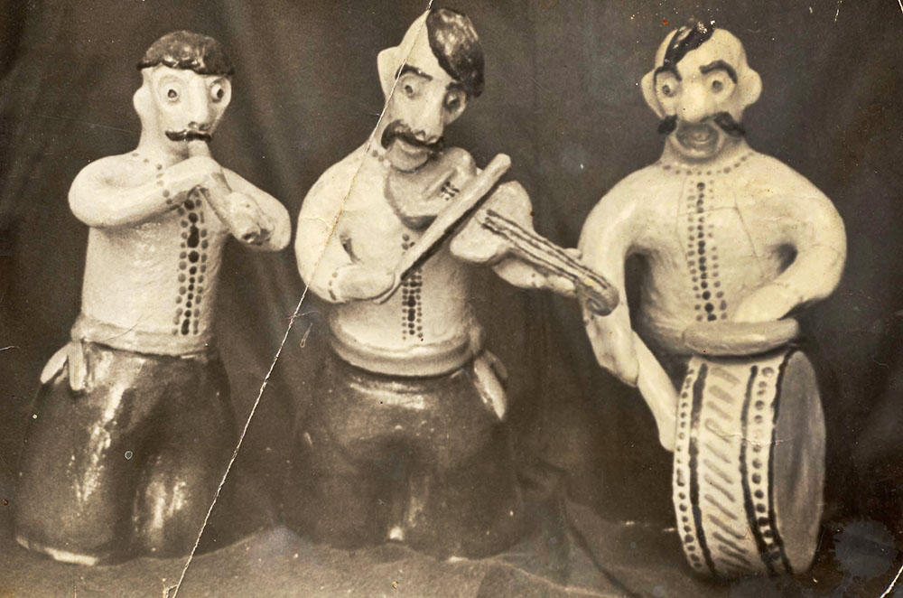 «Музики». 1987. Глина, ліплення, поливи